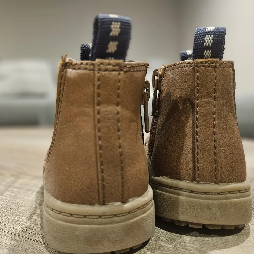 Cat and Jack Brown Chelsea Toddler Boots size 5.